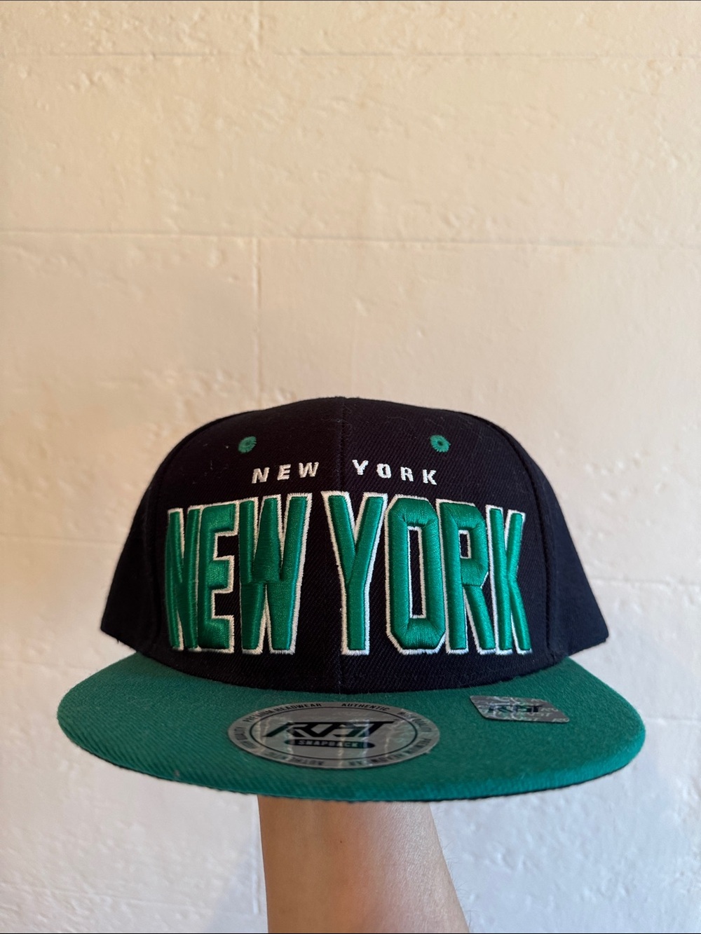 Rost New York snap back hat